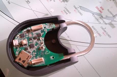 Prototipo del lucchetto aperto con i componenti integrati